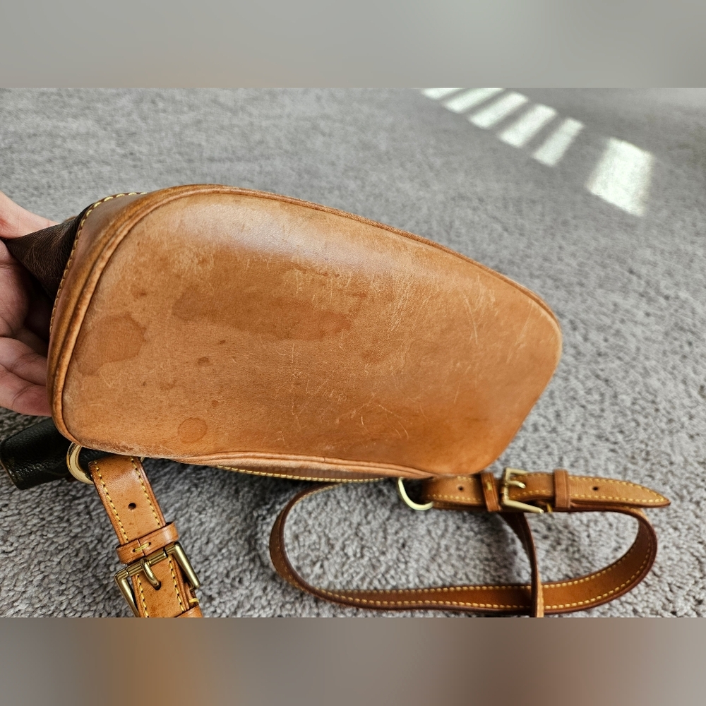 Louis Vuitton Montsouris MM Backpack - Picture 7 of 8